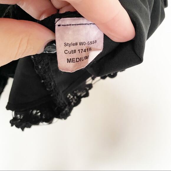 Aqua Sleeveless Black Lace Romper Size Medium - Picture 6 of 9